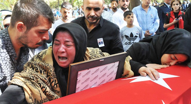 Konyalı şehidi 20 bin kişi son yolculuğuna uğurladı