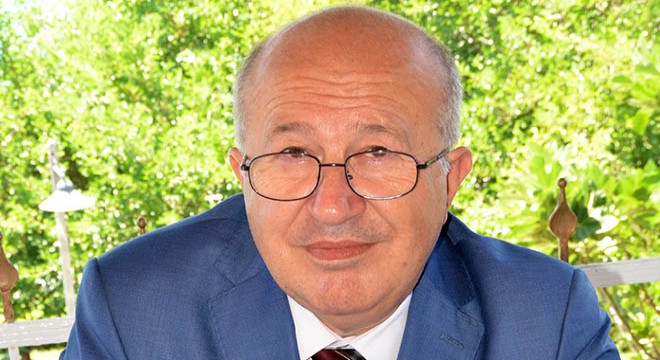 Köpeklerin dünyasını yazdı