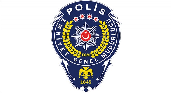 Köprüden dereye atladı, polis kurtardı