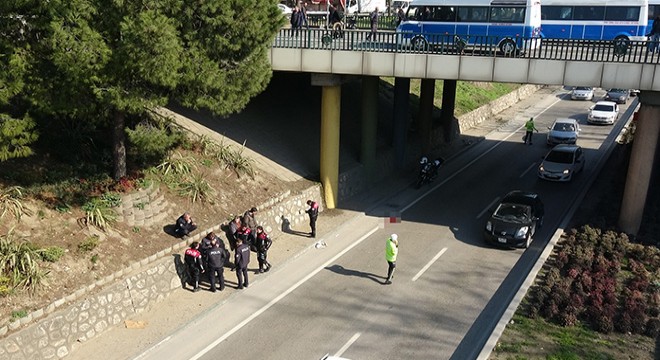 Köprülü kavşaktan atladı, ağır yaralandı