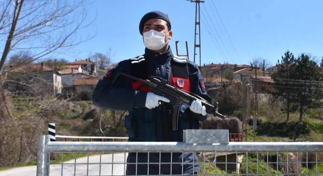 Koranavirüs karantinasına alınan köyde sıkı önlemler