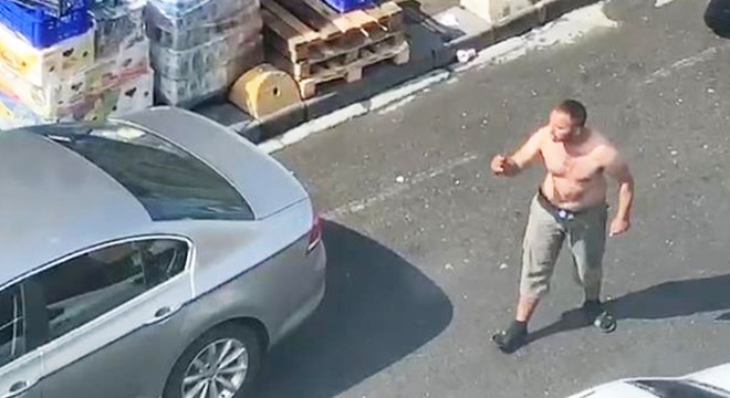 Korku dolu anlar; satırla kendine zarar verdi