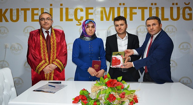 Korkuteli Müftülüğü 44 nikah kıydı