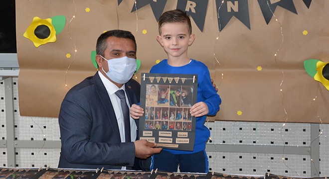 Korkuteli'de 9 bin 410 öğrenci karnesiyle buluştu