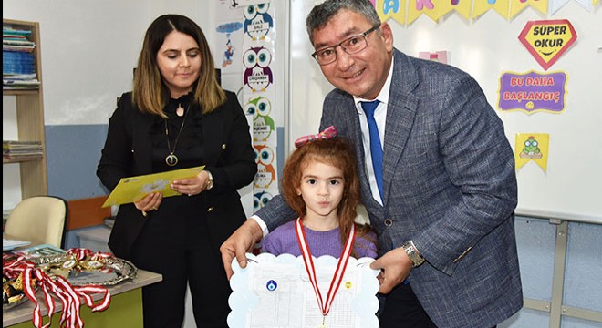 Korkuteli'de 9 bin 462 öğrenci karne aldı