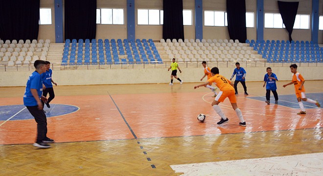 Korkuteli'de futsal maçları başladı