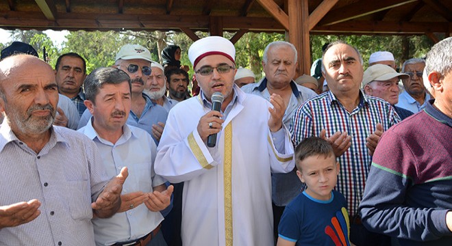 Korkuteli'de hacı adayları uğurlandı