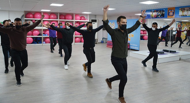 Korkuteli'de halk oyunları kursu