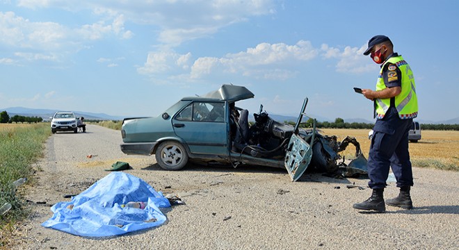 Korkuteli'de kaza: 1 ölü, 1 yaralı