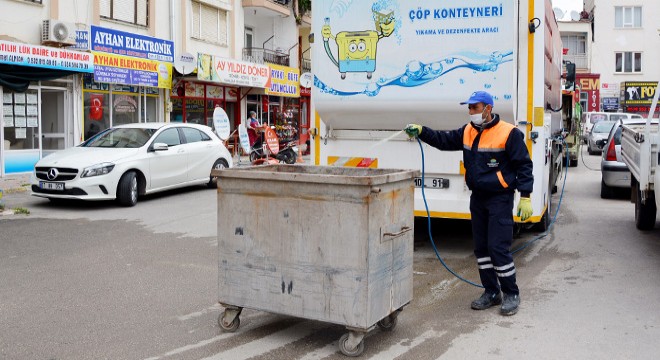 Korkuteli'de konteynerler dezenfekte edildi