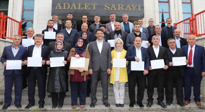 Korkuteli'de meclis üyeleri mazbatalarını aldı