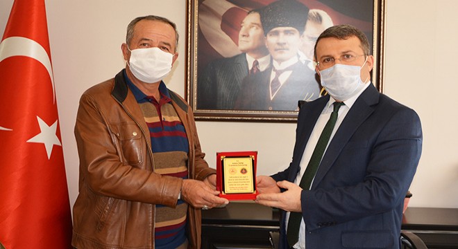 Korkuteli'de örnek sürücülere plaket