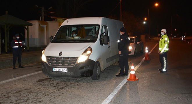 Korkuteli'de sokaklar boş kaldı