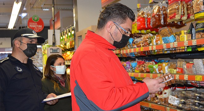 Korkuteli'de zincir marketler denetlendi