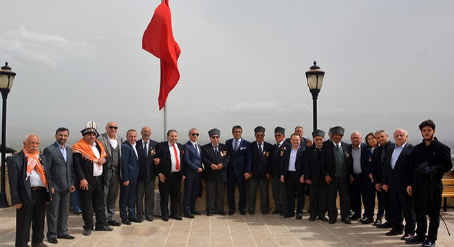 Korkuteli'den sınırdaki Mehmetçiğe destek