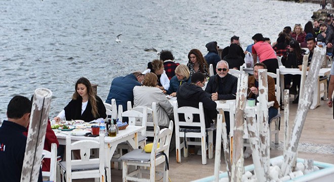 Koronavirüs endişesi nedeniyle tatil beldelerine yazlıkçılar erken geldi