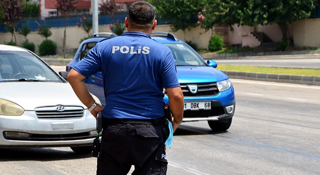 Koronavirüs testi için cezaevinden çıkan eşini kaçırdı
