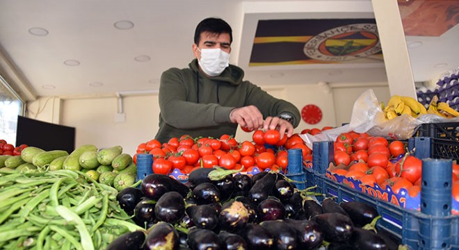 Koronavirüs nedeniyle kıraathanesini manava dönüştürdü