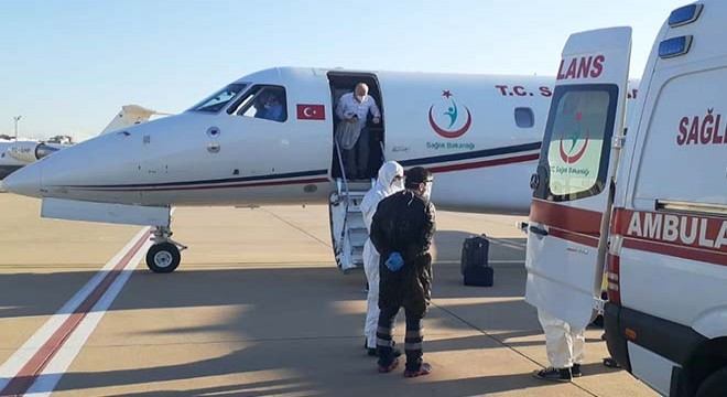 Koronavirüse yakalanan 4 Türk İstanbul'a getirildi