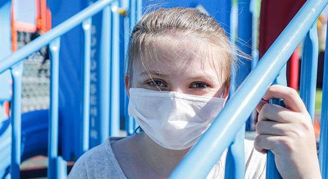 Koronavirüsü atlatan Sude'den yaşıtlarına uyarı