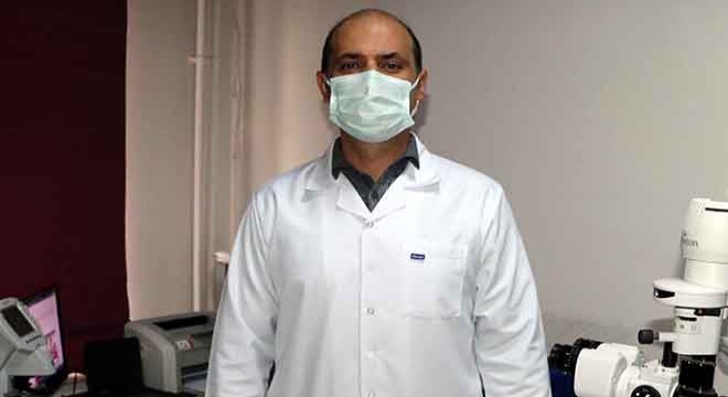 Koronavirüsü yenen doktor 10 kilo verdi