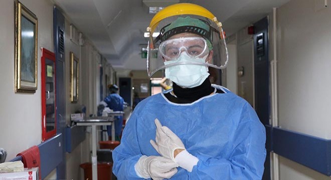 Virüsü yenen hemşire: Biz tek başımıza savaşamayız