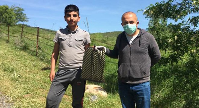 Köy köy dolaşıp öğrencilere test dağıttılar