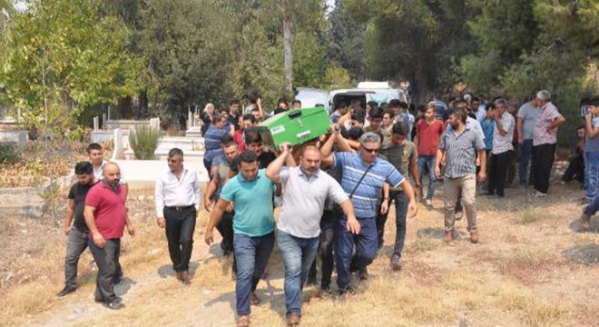 Koyununu kurtarmak isterken kanalda boğulan Kaan, toprağa verildi