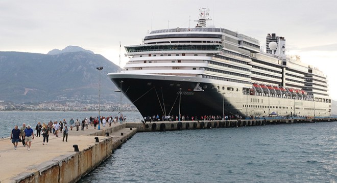Kruvaziyerle 1878 turist Antalya ya geldi