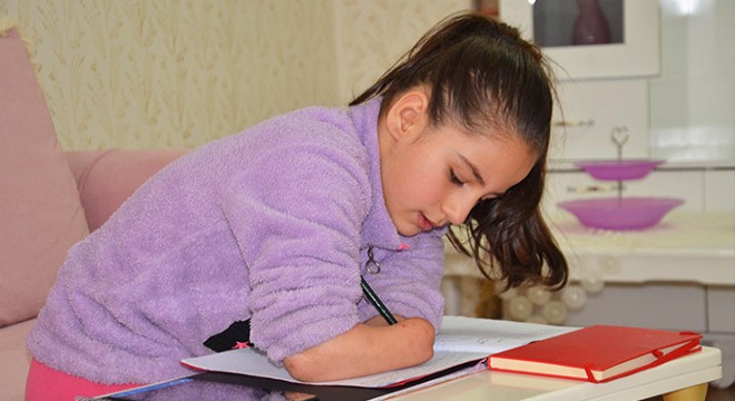 Küçük Rabia protez el istiyor