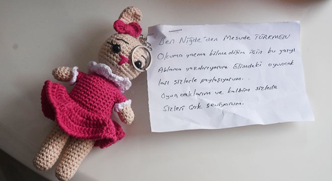 Küçük kız çocuğundan duygulandıran yardım