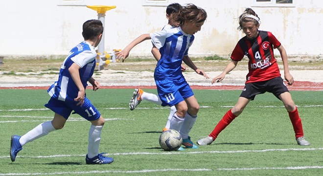 Küçükler futbolda yarı finalistler belli oldu