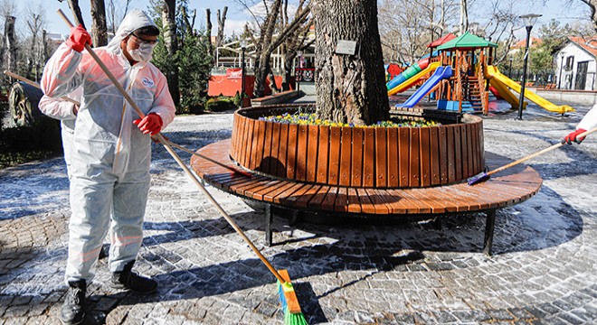 Kuğulupark ta koronavirüs temizliği