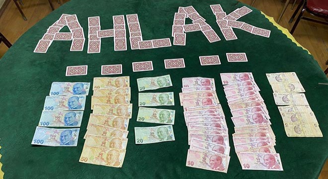 Kumar oynarken yakalanan 10 kişiye 40 bin lira ceza