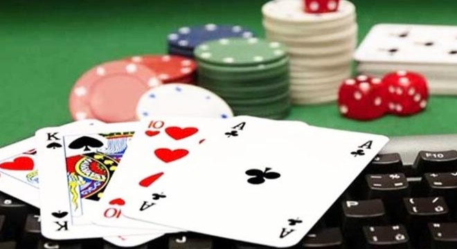 Kumar oynarken yakalanan 13 kişiye 56 bin 875 lira ceza