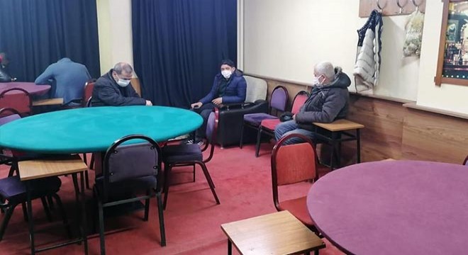 Kumar oynarken yakalanan 24 kişiye 107 bin lira ceza