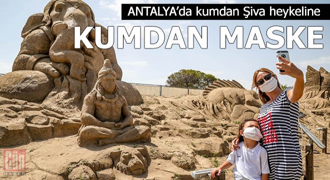Kumdan Şiva heykeline kumdan maske