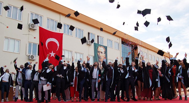 Kumluca MYO'da mezuniyet coşkusu