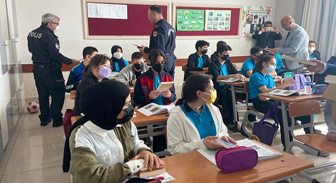 Kumluca'da AHENK projesi kapsamında kitap okundu