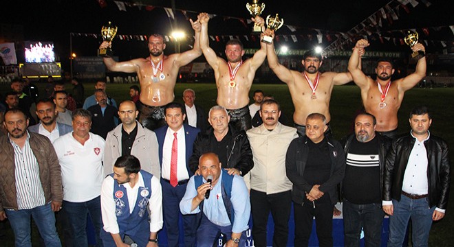 Kumluca’da başpehlivan İsmail Balaban oldu