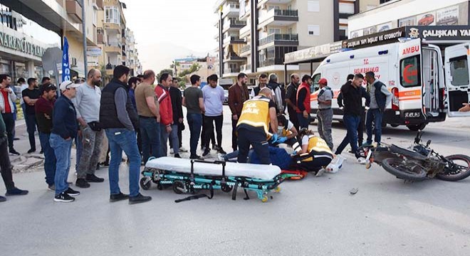 Kumluca'da trafik kazası: 2 yaralı