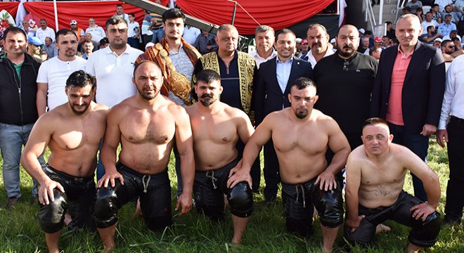 Kumluca'nın başpehlivanı Yusuf Can Zeybek