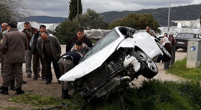 Kumluca da kaza; 2 yaralı