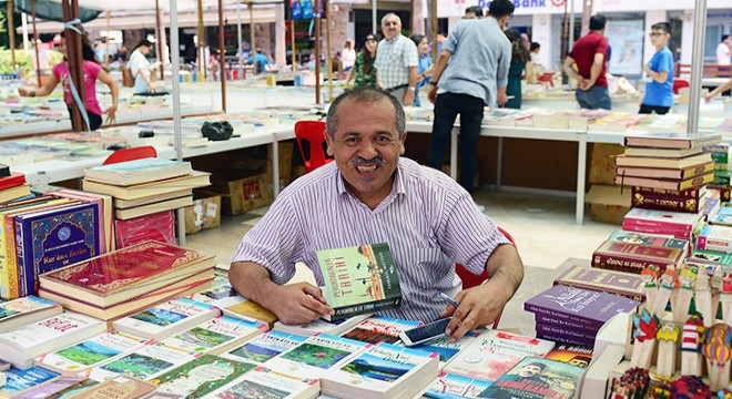 Kumluca da kitap fuarı açıldı