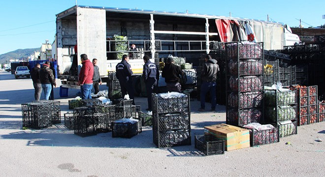 Kumluca dan afet bölgesine 100 ton sebze