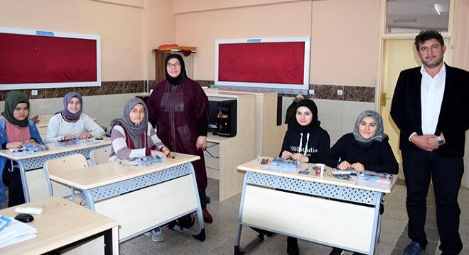 Kumlucalı öğrenciler Robot Yarışması'na katılacak