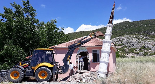Künk minareye 'uygunsuzluk' yıkımı