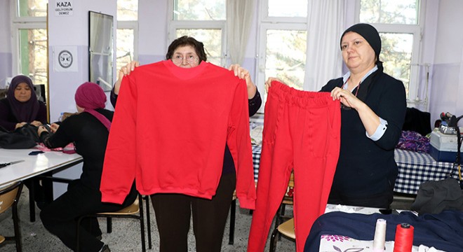 Kursiyerlerden huzurevi sakinlerine pijama