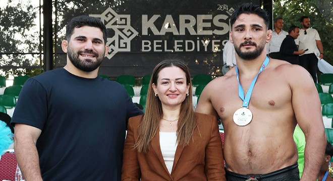 Kurtdereli Yağlı Güreşleri'nde Başpehlivan Mustafa Taş oldu