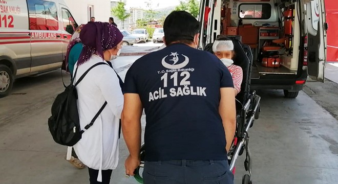 Tabanca ateş aldı, kız kardeşini başından yaraladı